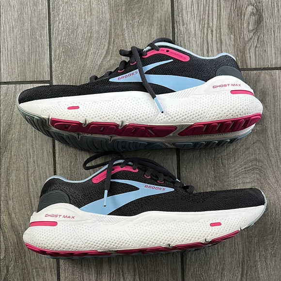Brooks Ghost Max Women’s Running Shoes. - Picture 2 of 7